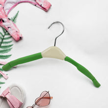 13128 green sponge cloth hanger 1pc
