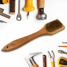 18373 wooden handle wire brush