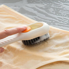 17928 brush with liquid dispenser