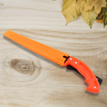 hand pruning saw with cover gardening tool