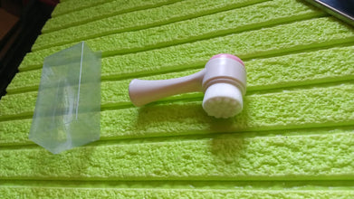 12955 2in1 facial cleaning brush