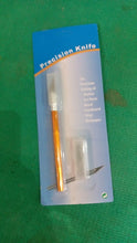 9588 precision knife with 5 blades