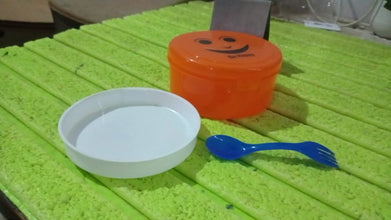 3375 smily lunch box